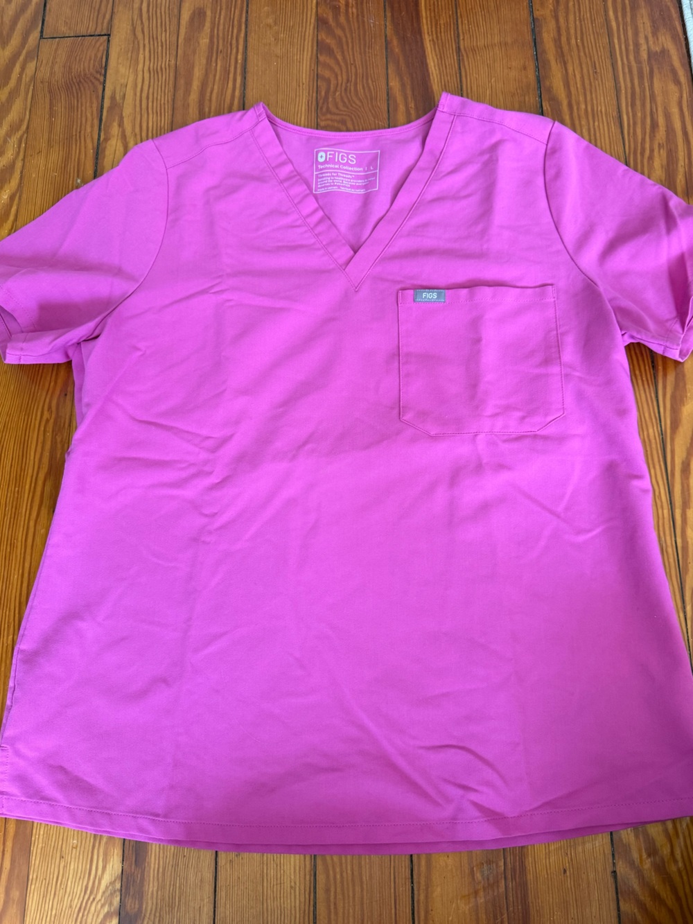 Figs Women’s Scrub Top in Magenta